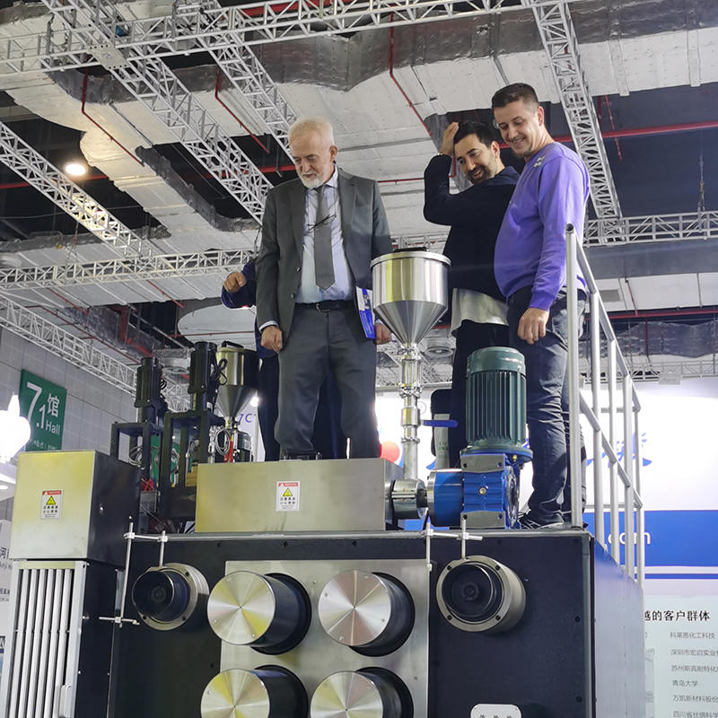 Ang premium na pilot ay natutunaw ang makina ng pag -ikot